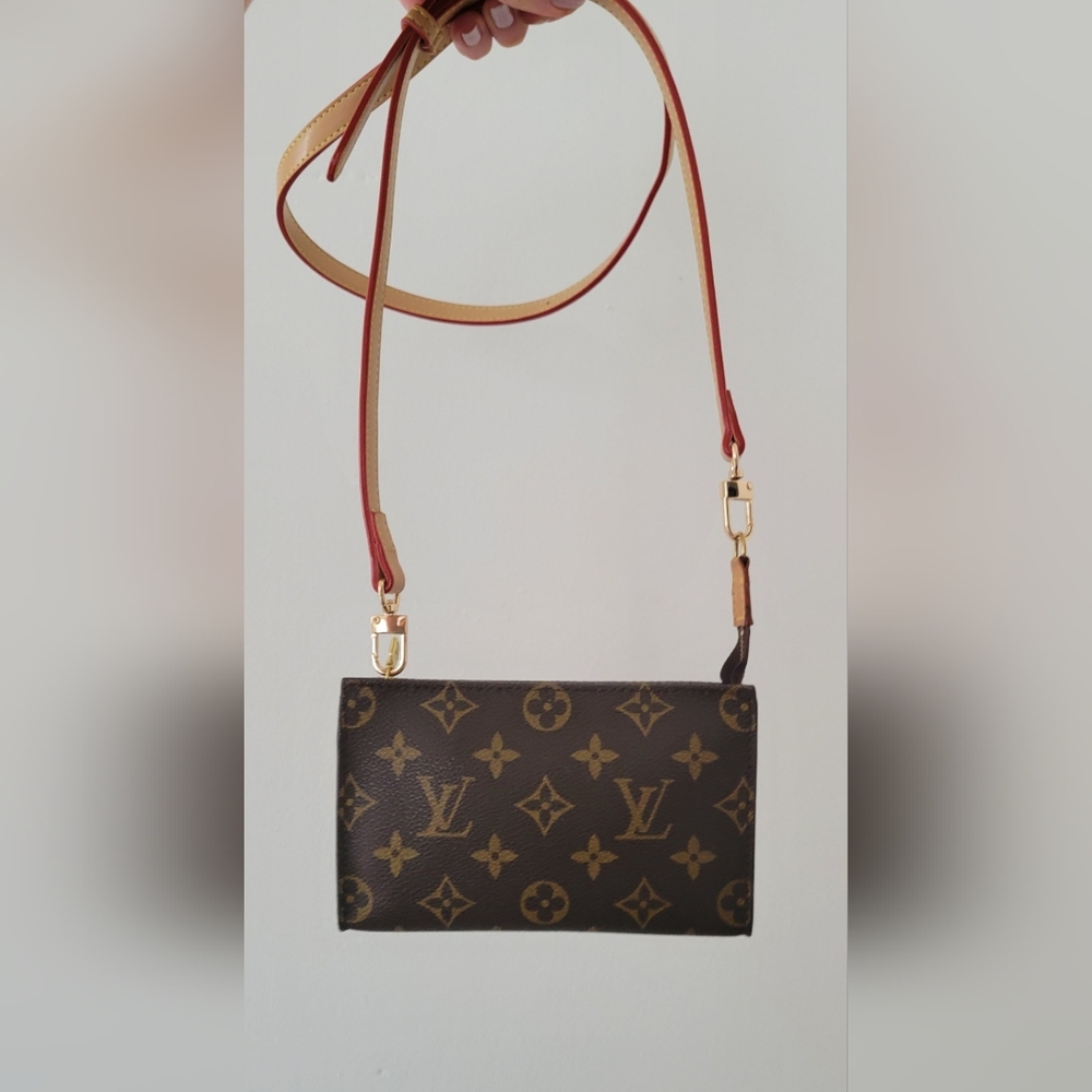 100% Authentic Louis Vuitton Monogram Pouch !!! - Picture 3 of 13